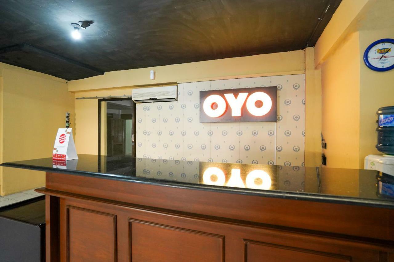 Oyo 1449 Istana Permata Dinoyo Сурабая Екстериор снимка